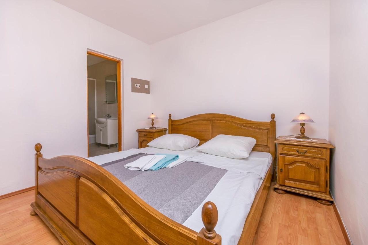 Apartments Ivat Rogoznica  Eksteriør bilde